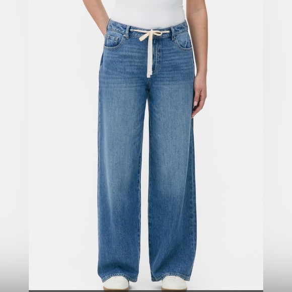 Banana Republic Denim - Banana Republic Slouch Straight Light Blue Full Jeans